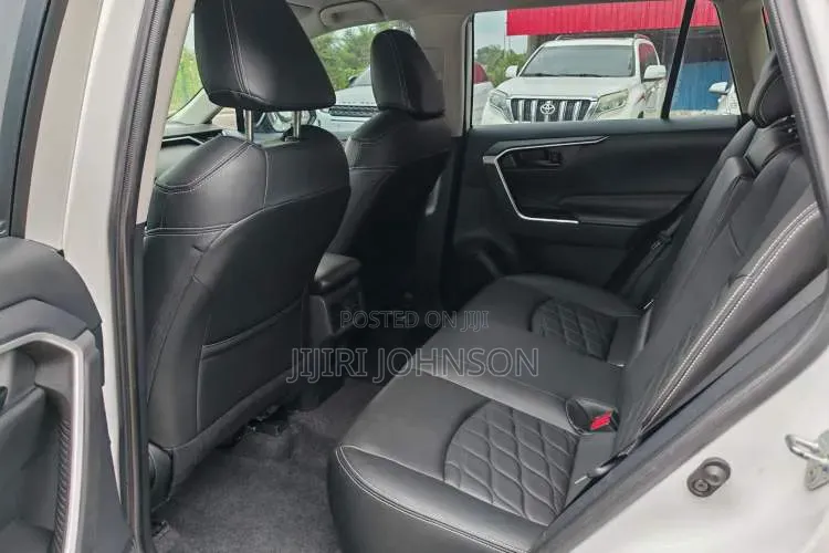 Toyota RAV4 2023 White