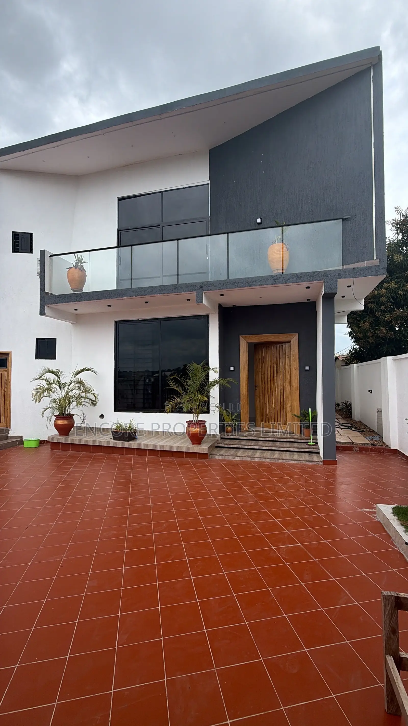Furnished 4bdrm Duplex in , Ho Municipal for sale