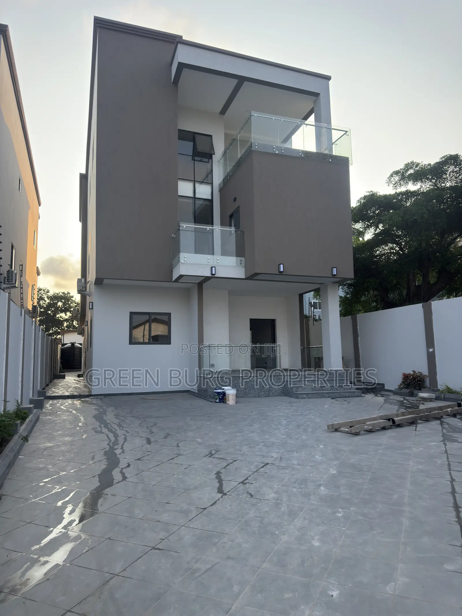 5bdrm House in East Legon for rent