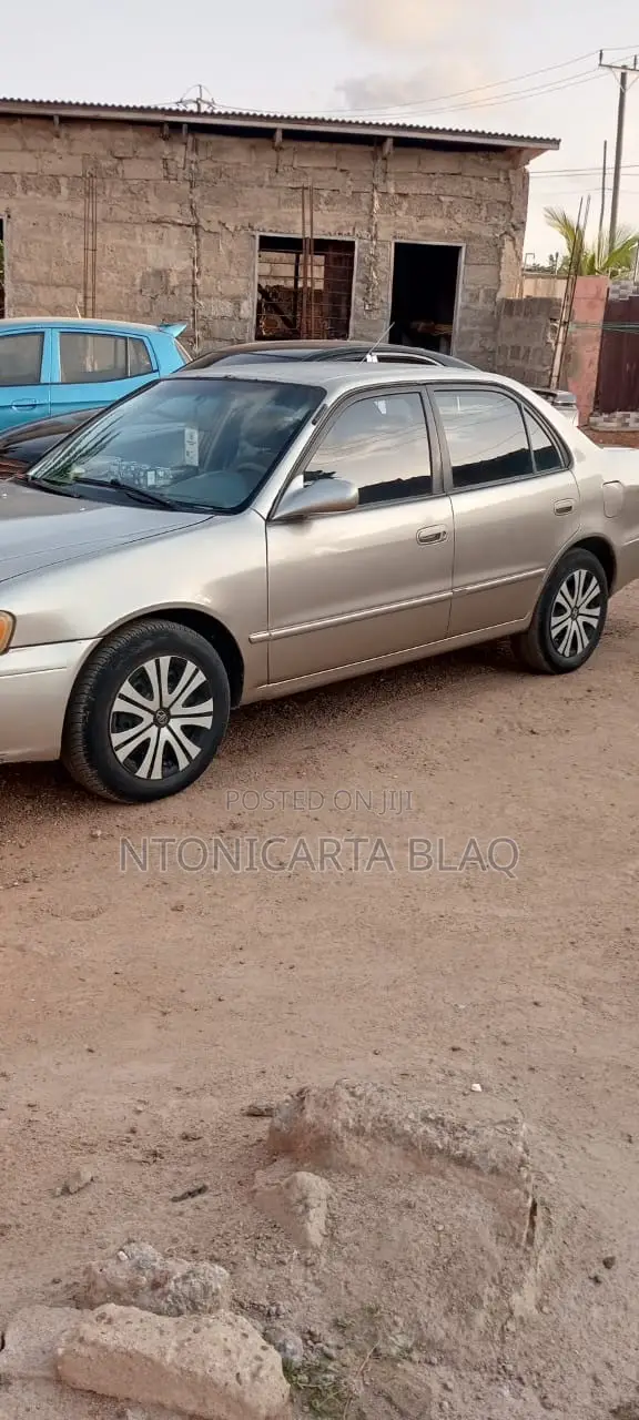 Toyota Corolla 1.6 Sedan 2002 Gold
