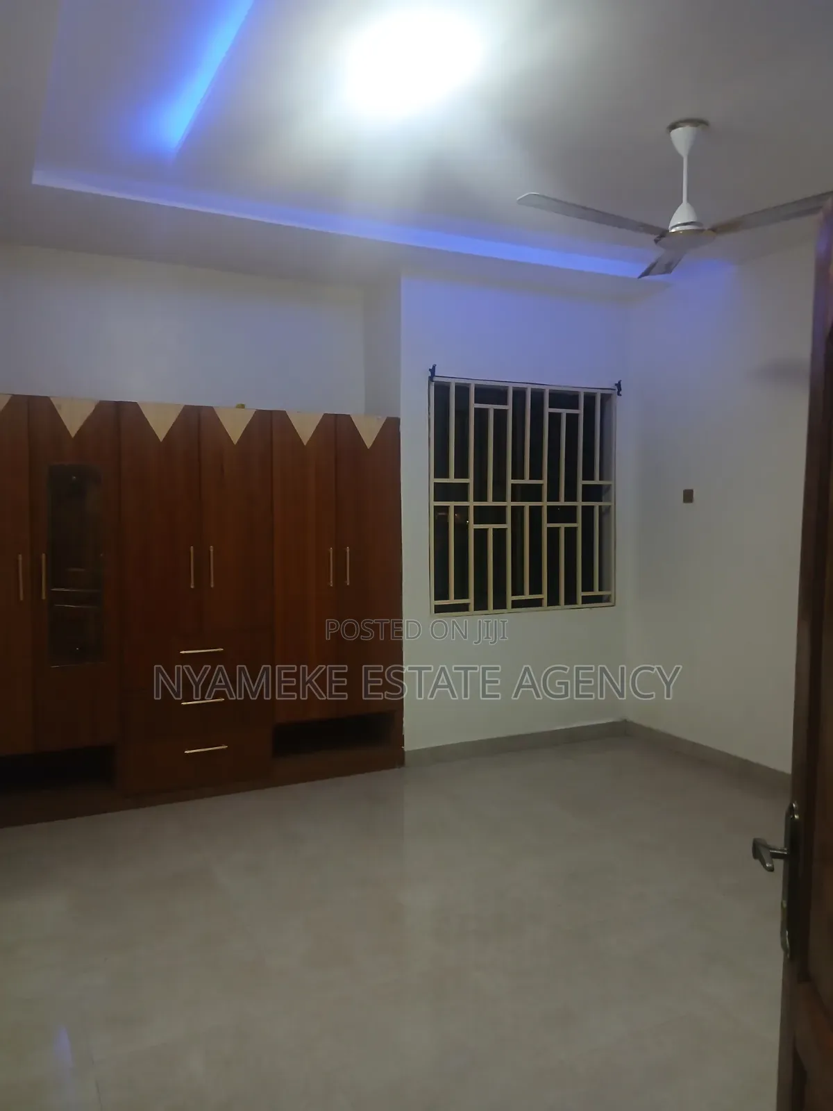3bdrm Apartment in Living Stone, Exhibition for rent