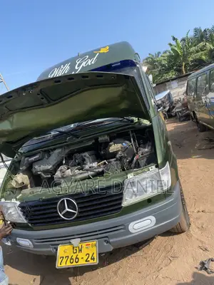 Mercedes-Benz Sprinter 2005 Beige