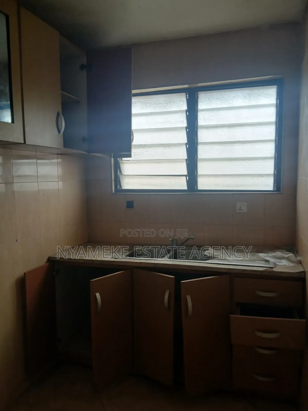 2bdrm Apartment in Atomic, Exhibition for rent