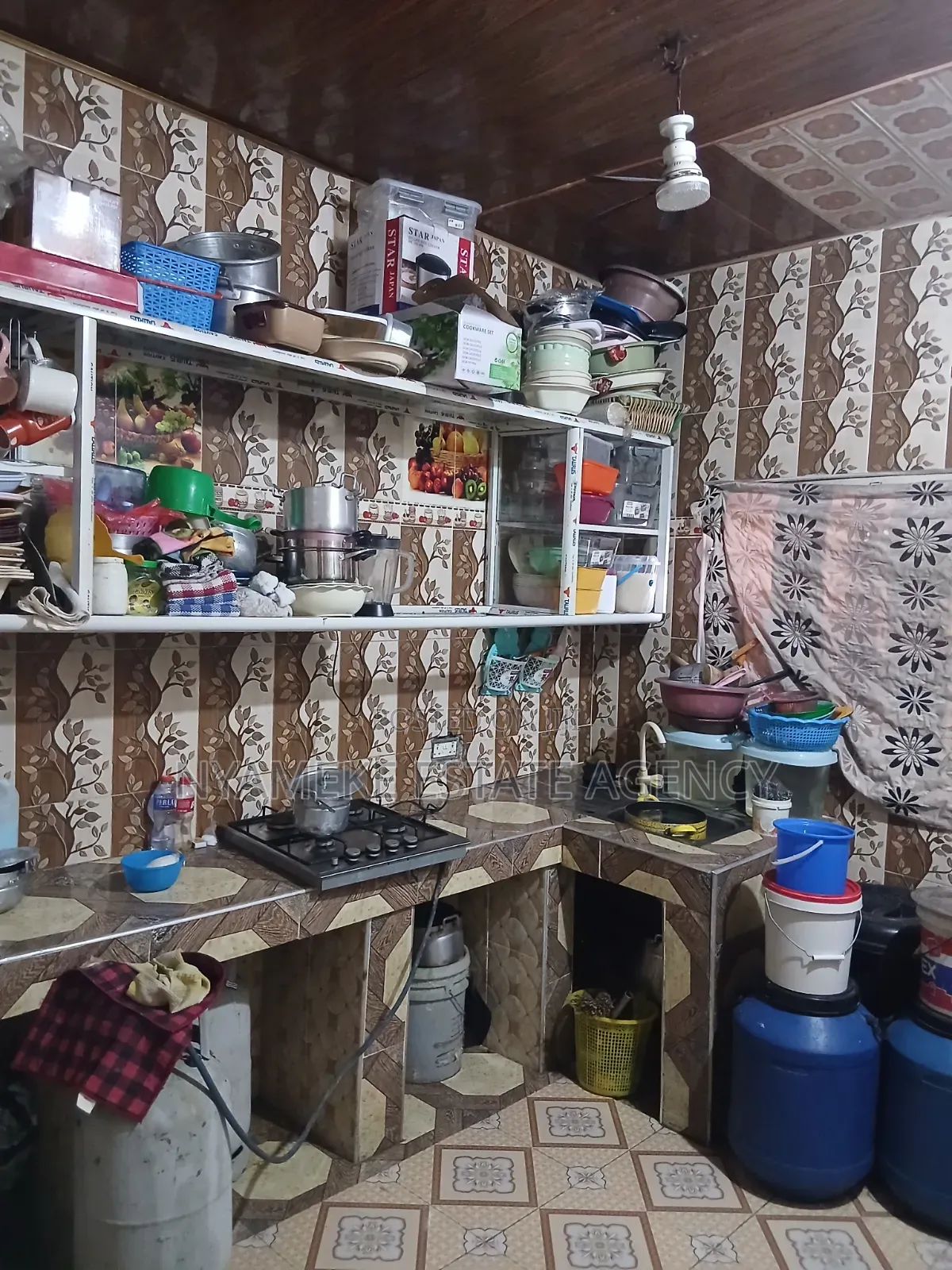1bdrm Apartment in Yellow House, Exhibition for rent