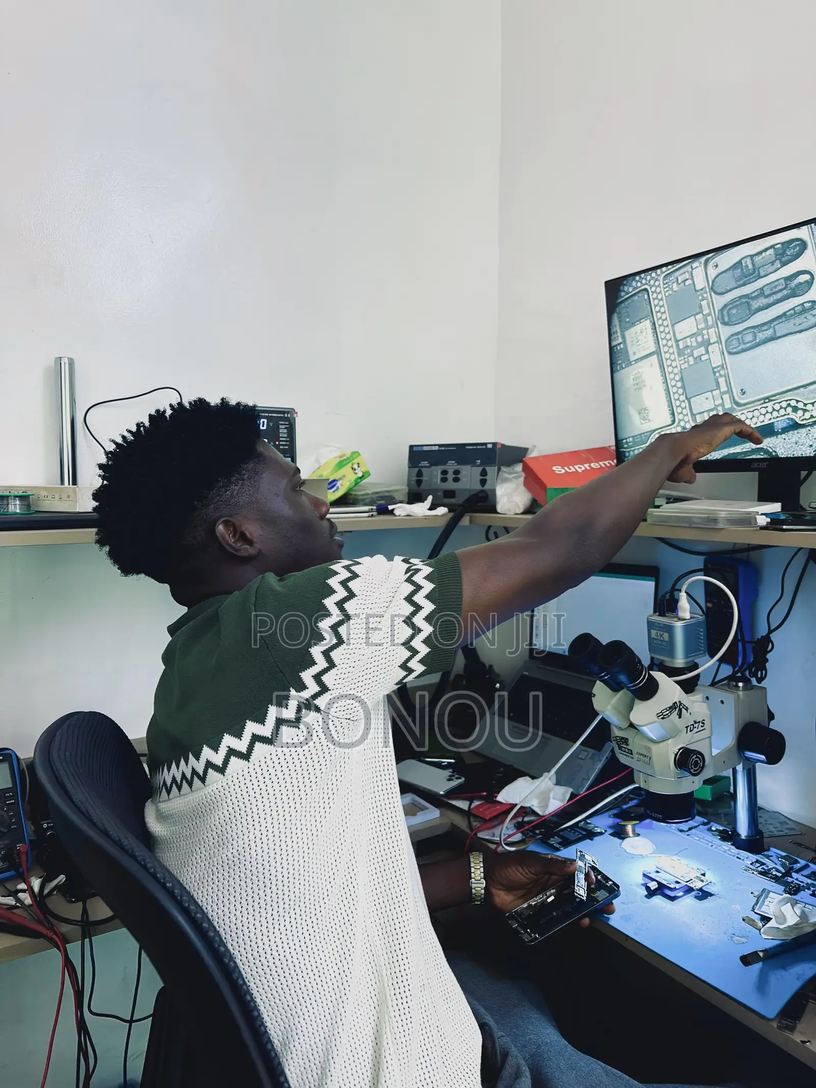 iPhone Motherboard Repair Engineer