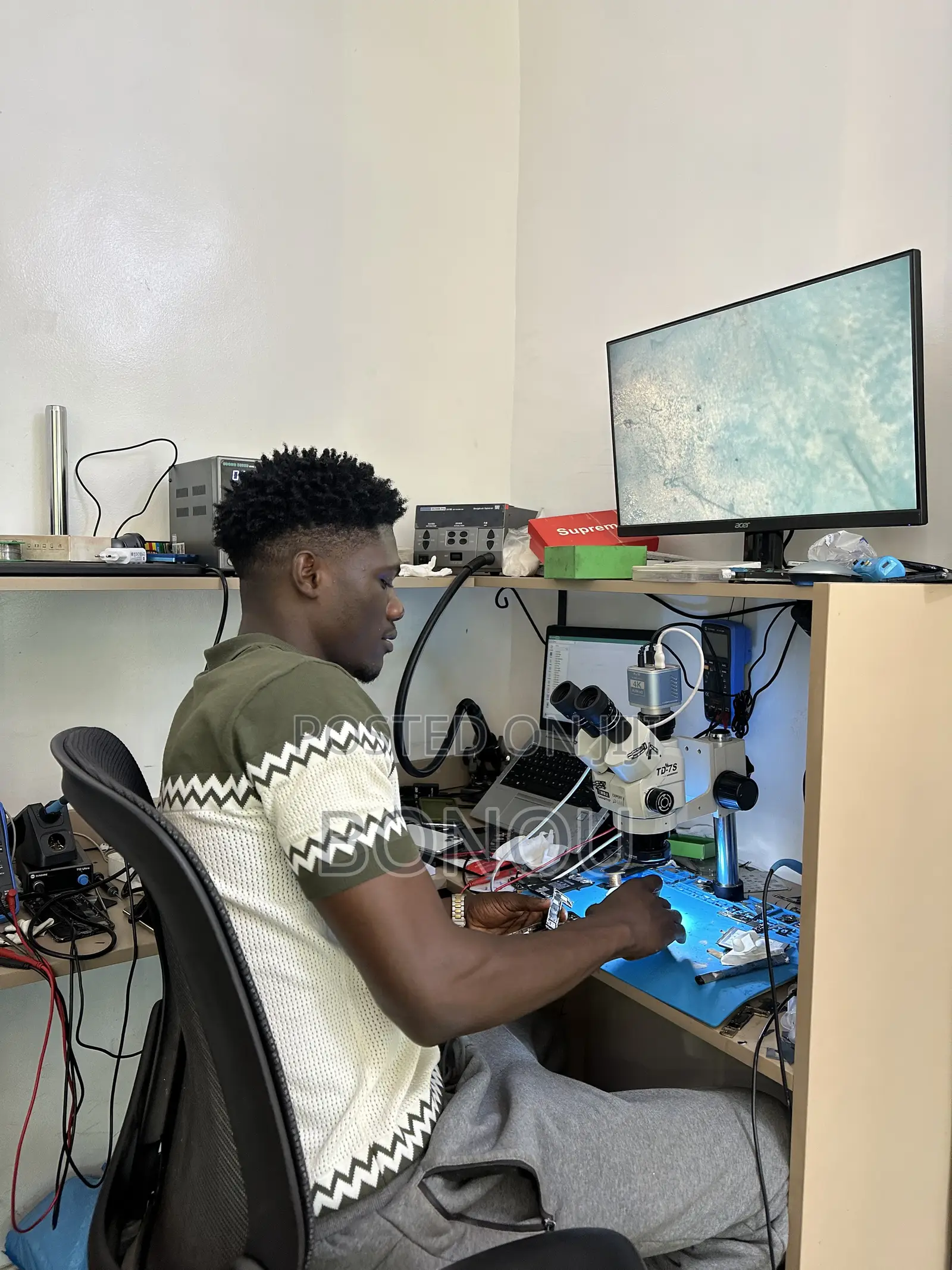 iPhone Motherboard Repair Engineer