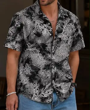 Short-Sleeve Button-Up Shirt With Collar