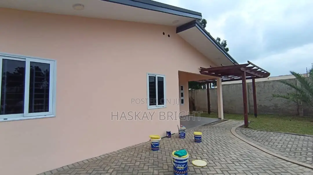 3bdrm House in Oyibi for sale