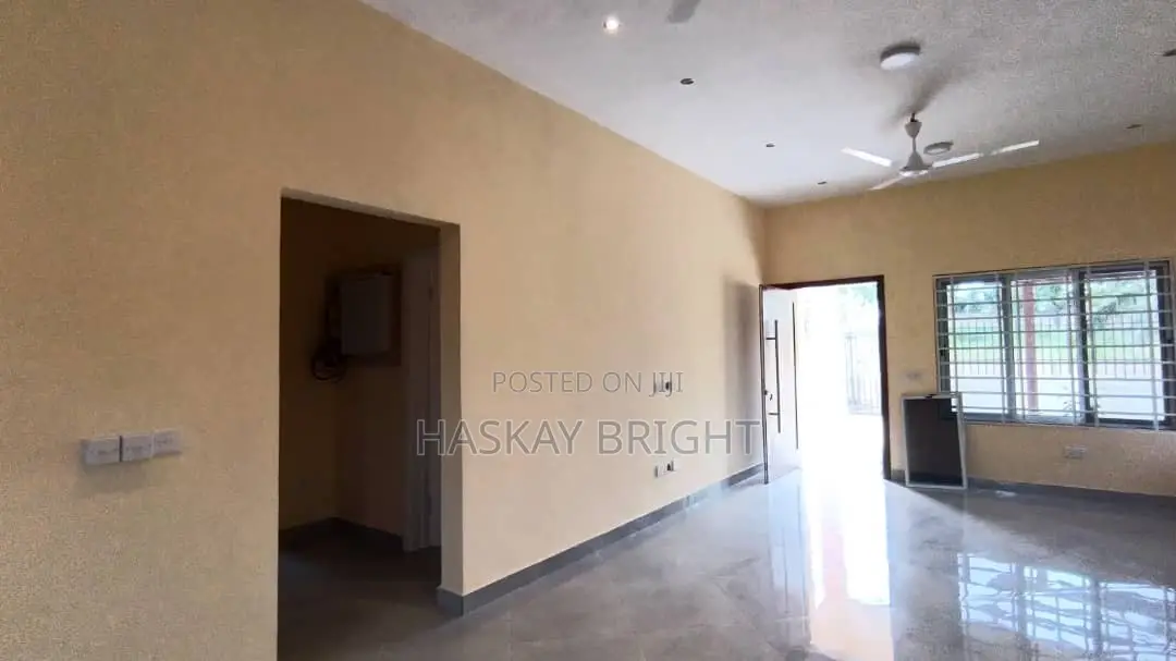 3bdrm House in Oyibi for sale