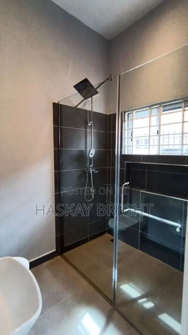 3bdrm House in Oyibi for sale