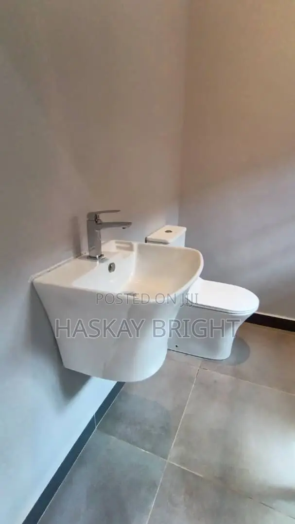 3bdrm House in Oyibi for sale