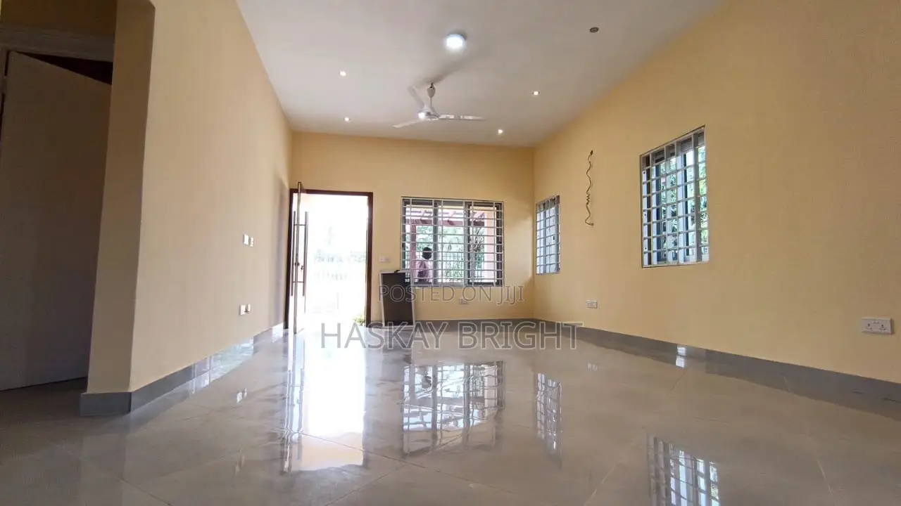 3bdrm House in Oyibi for sale