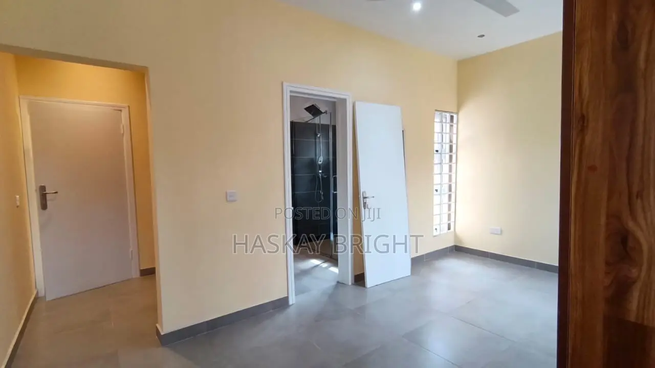 3bdrm House in Oyibi for sale