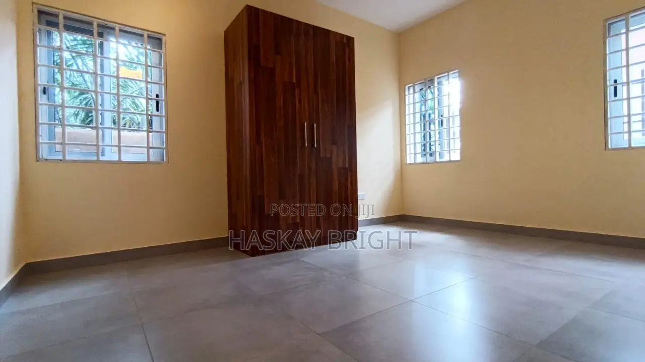 3bdrm House in Oyibi for sale