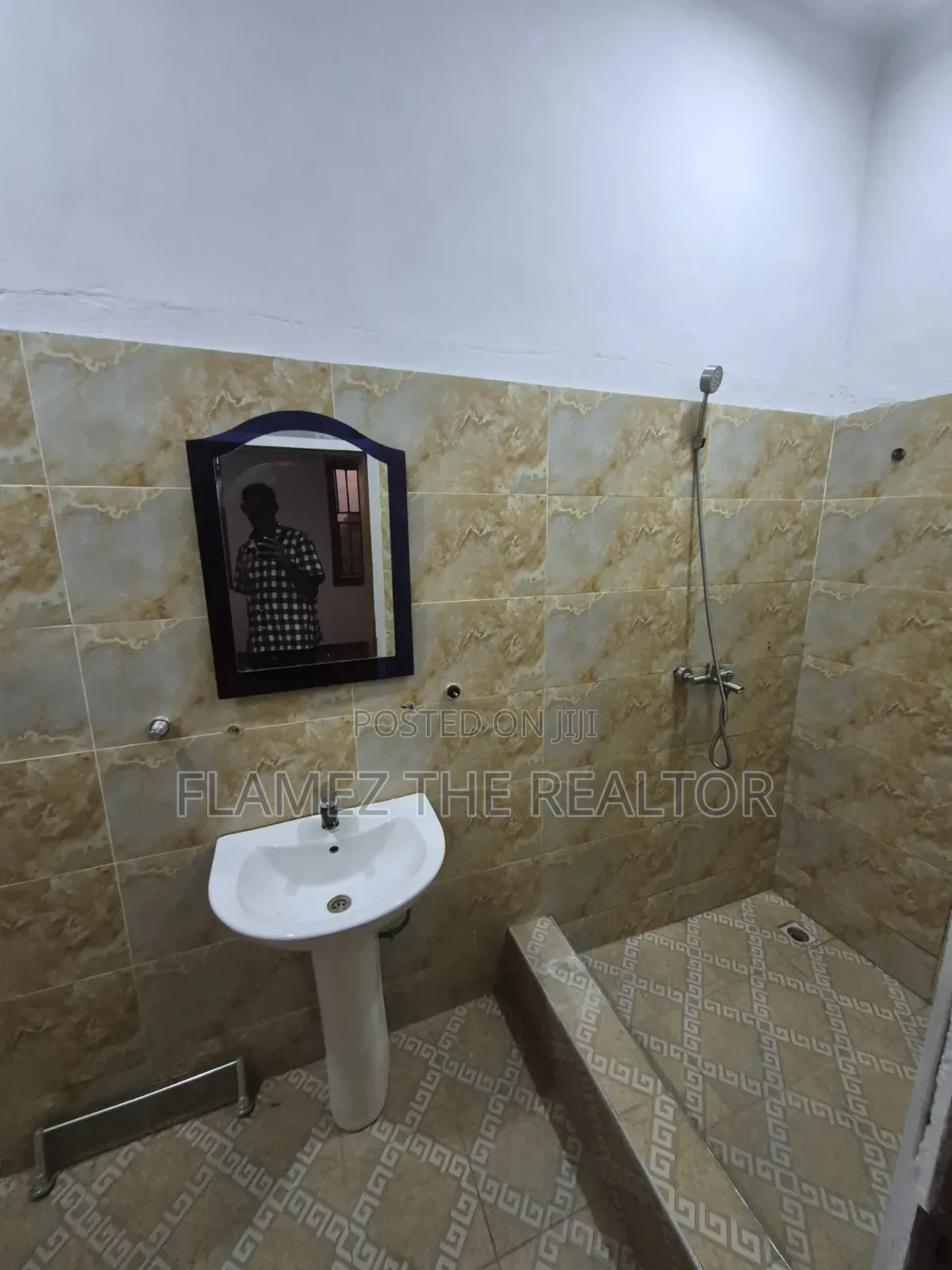 2bdrm Apartment in Medie Samsam, Amasaman for rent