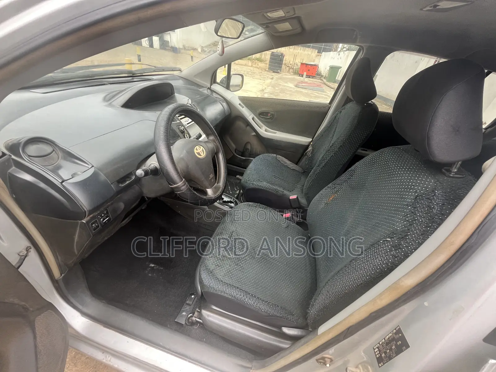 Toyota Vitz 1.3 AWD 5dr 2010 Silver