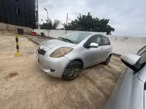 Toyota Vitz 1.3 AWD 5dr 2010 Silver