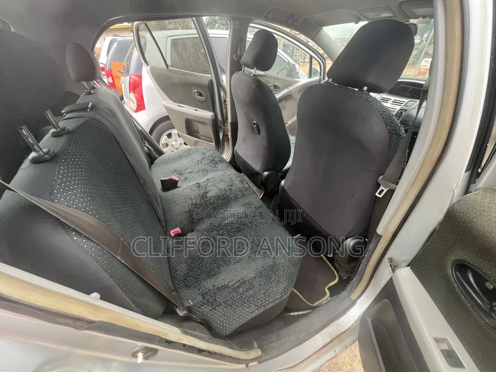Toyota Vitz 1.3 AWD 5dr 2010 Silver
