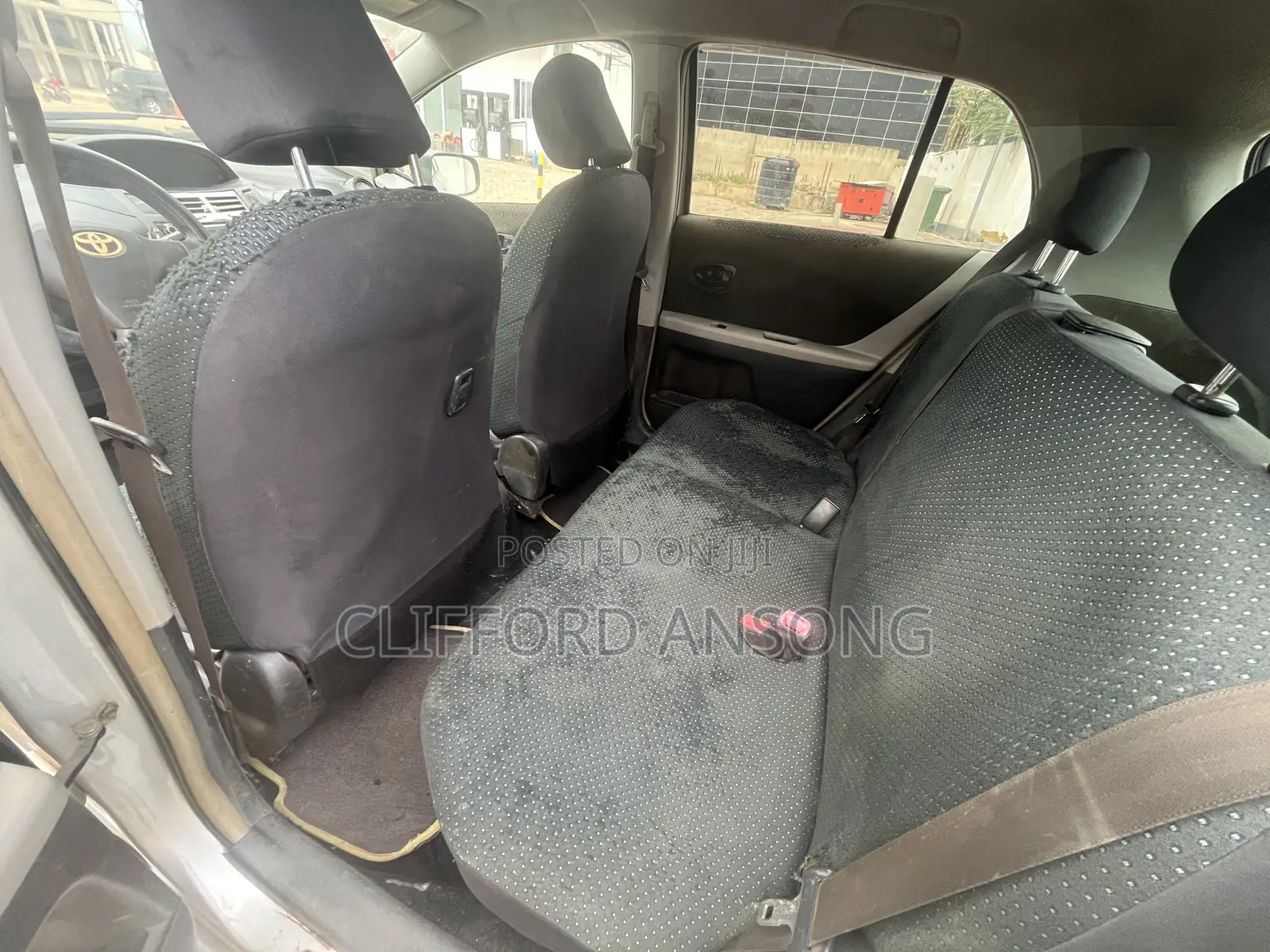 Toyota Vitz 1.3 AWD 5dr 2010 Silver