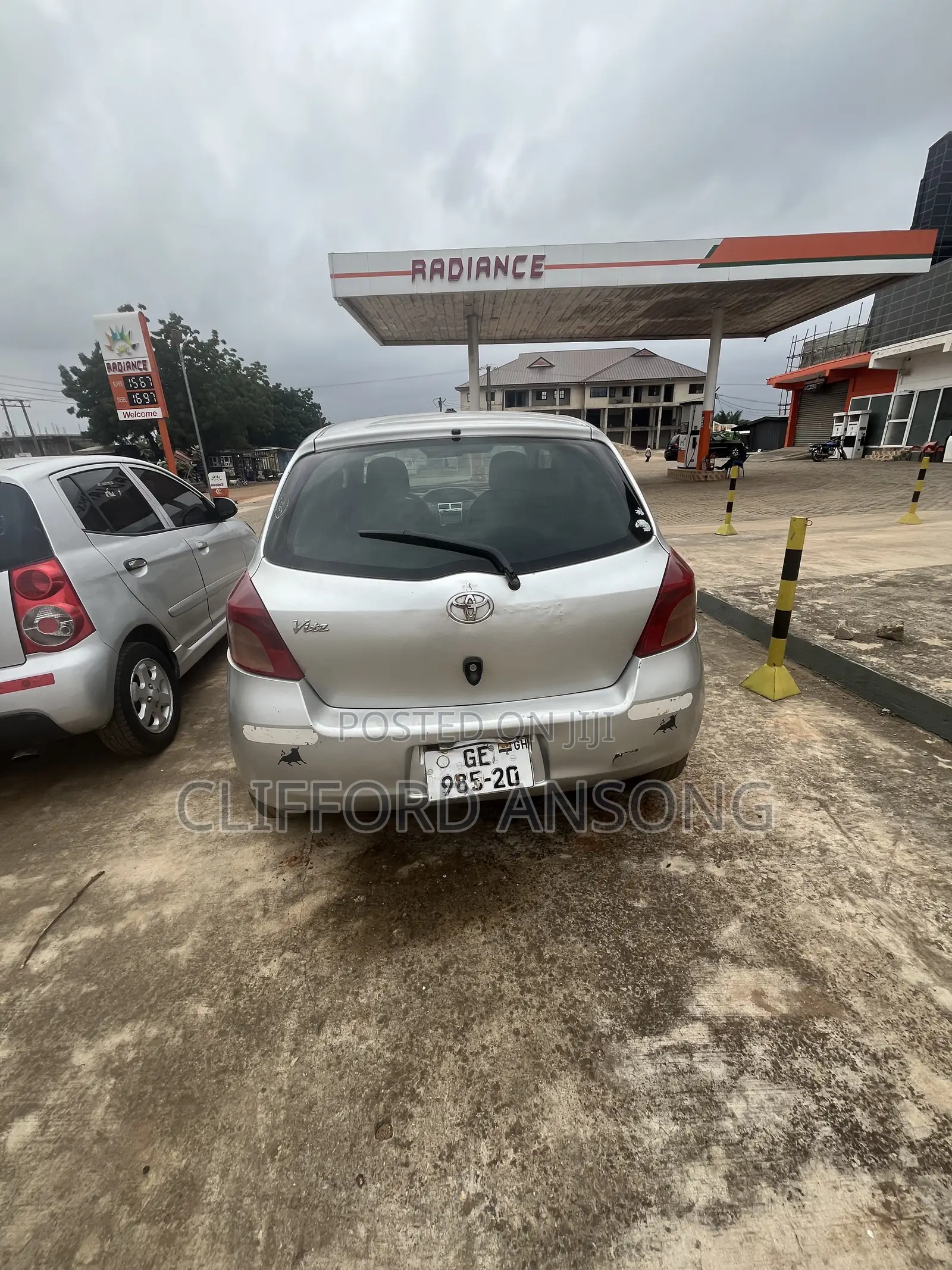 Toyota Vitz 1.3 AWD 5dr 2010 Silver