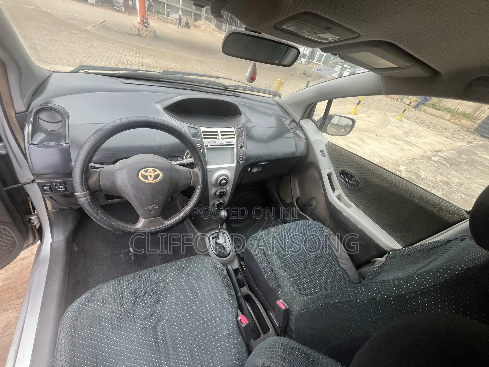 Toyota Vitz 1.3 AWD 5dr 2010 Silver