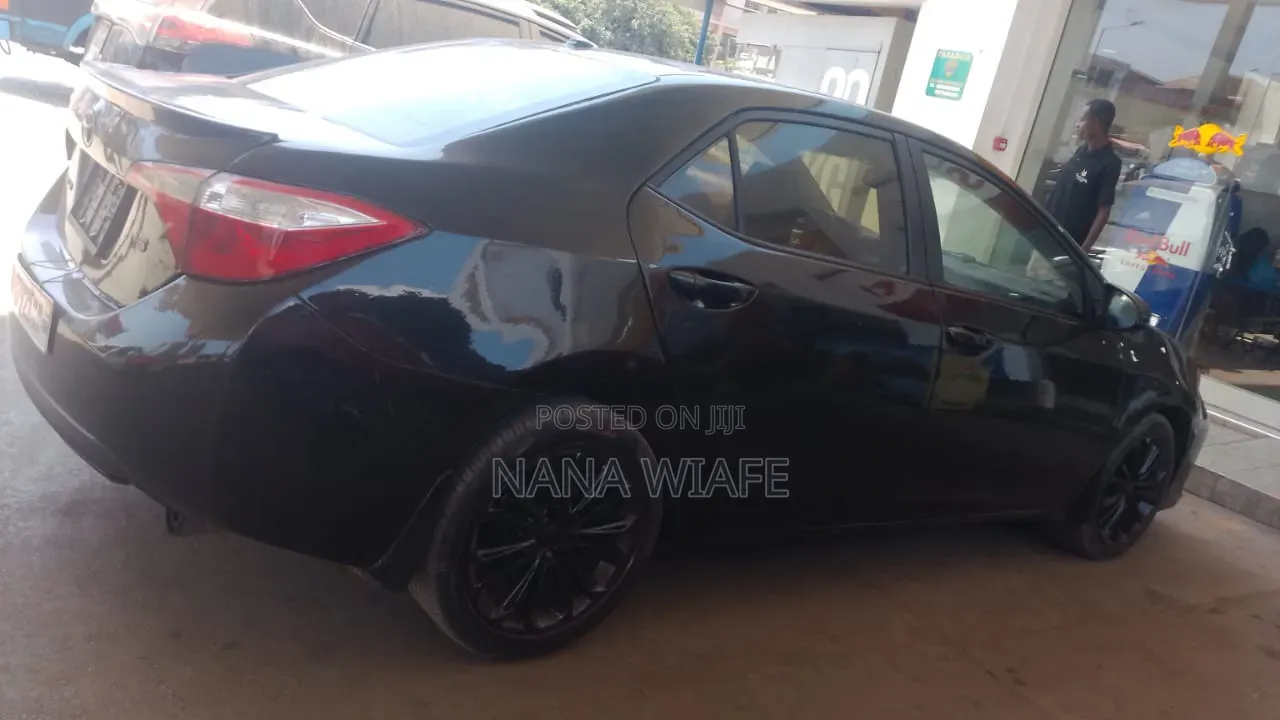 Toyota Corolla 2015 Black