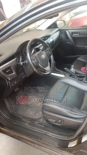 Toyota Corolla 2015 Black
