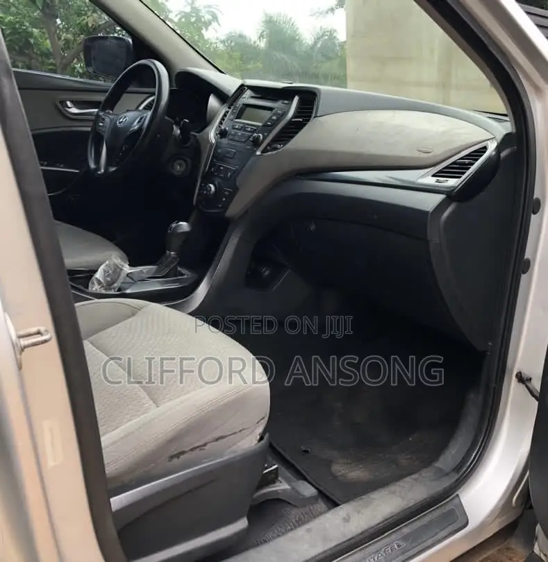 Hyundai Santa Fe SE AWD 2016 Silver