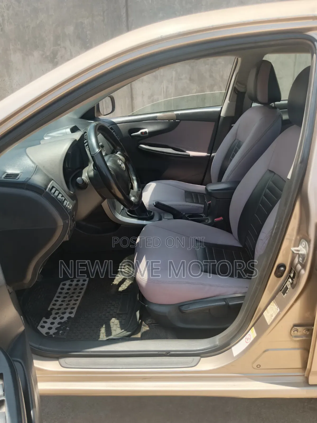 Toyota Corolla 2012 Brown