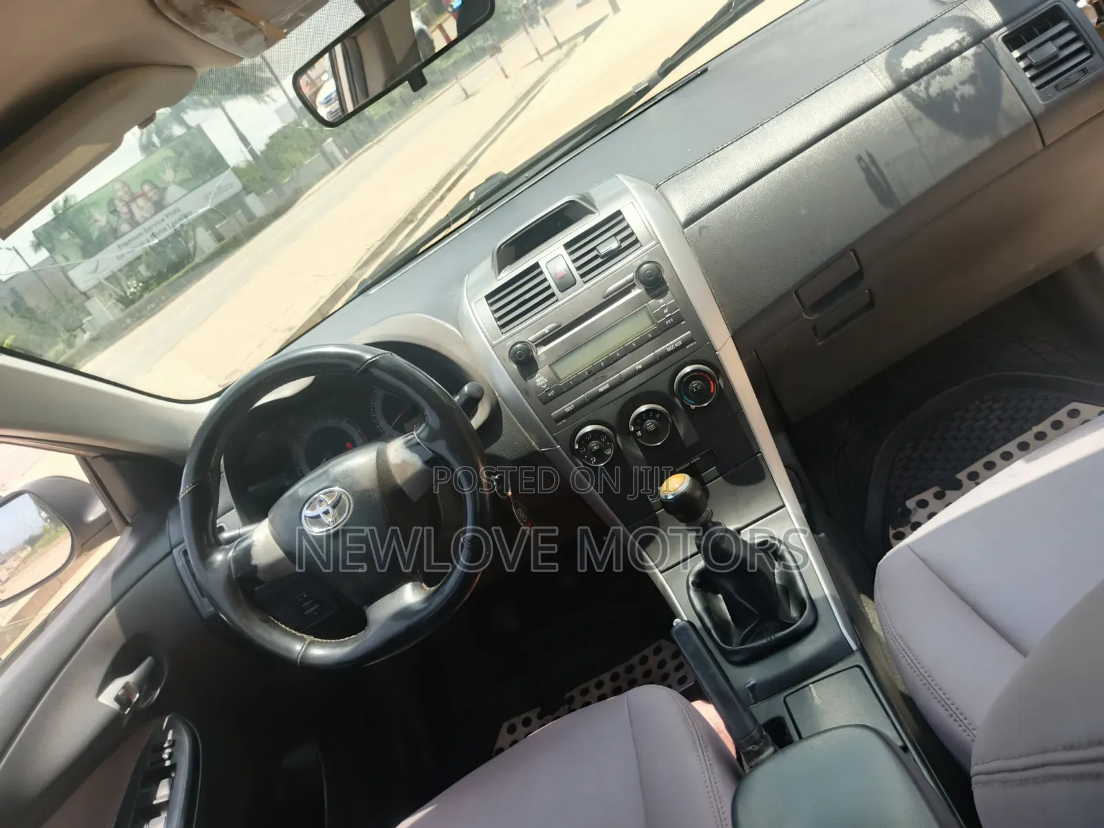 Toyota Corolla 2012 Brown