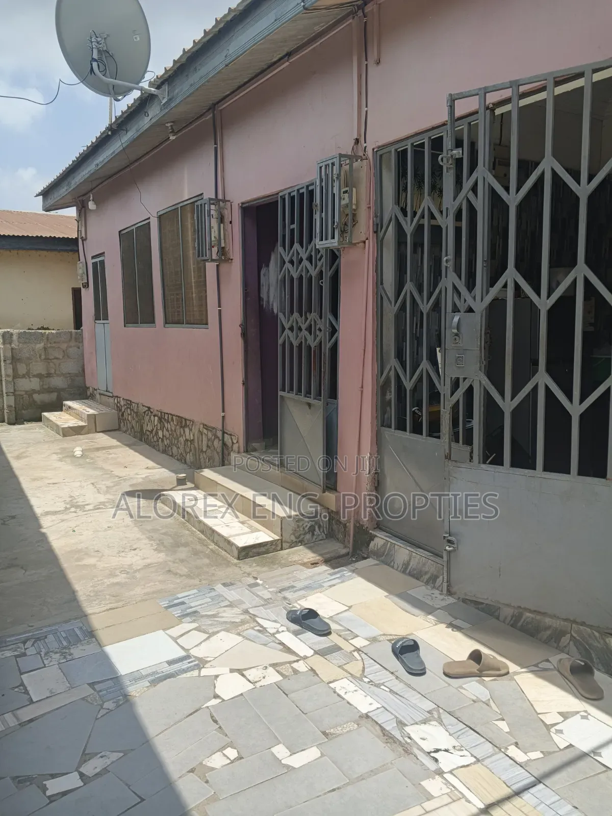 1bdrm Apartment in Oyarifa,Teiman, Ghana Flag for rent