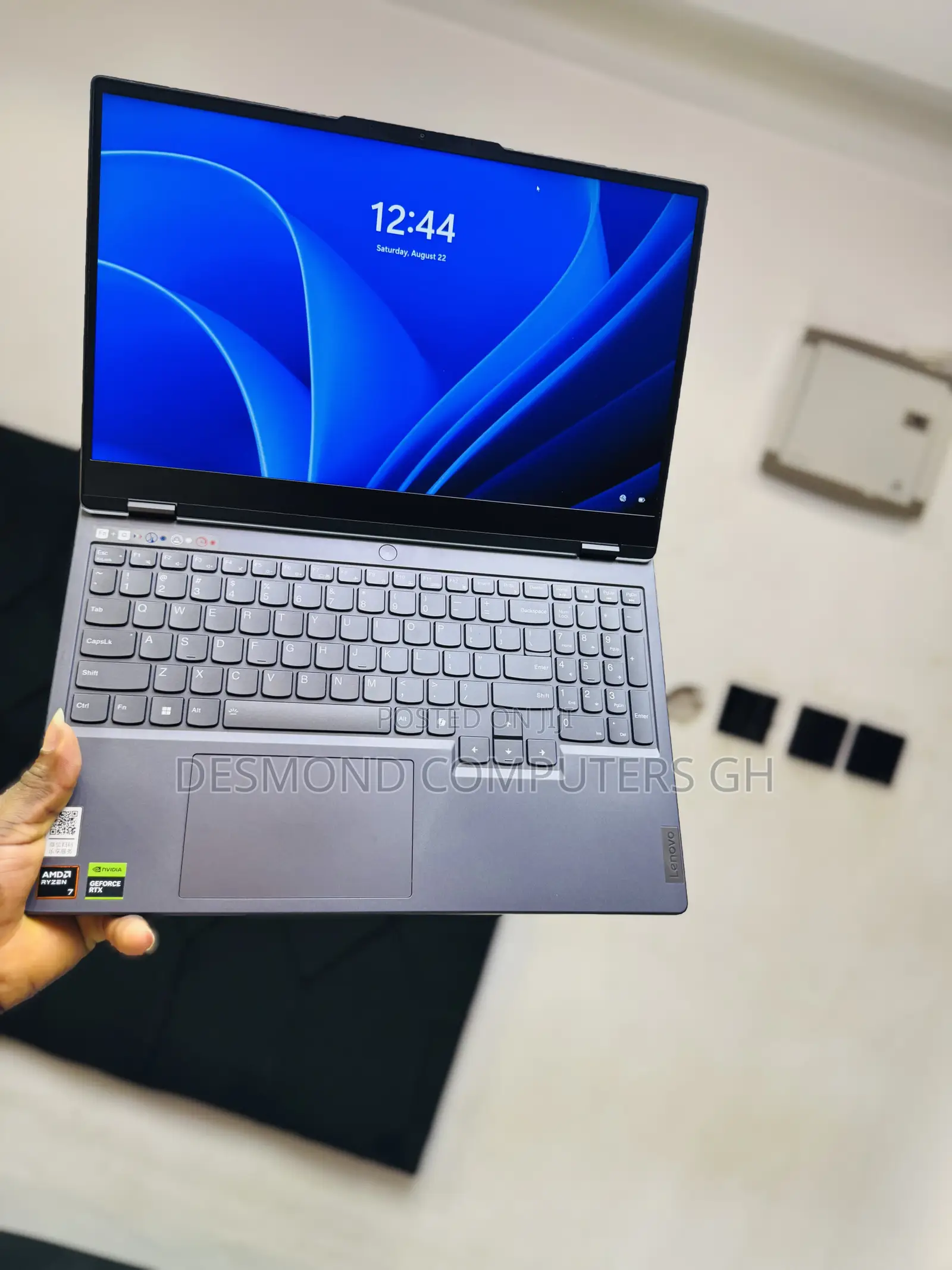 Laptop Lenovo Legion Pro 7 16GB AMD Ryzen 7 SSD 512GB
