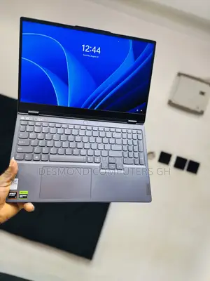 Laptop Lenovo Legion Pro 7 16GB AMD Ryzen 7 SSD 512GB