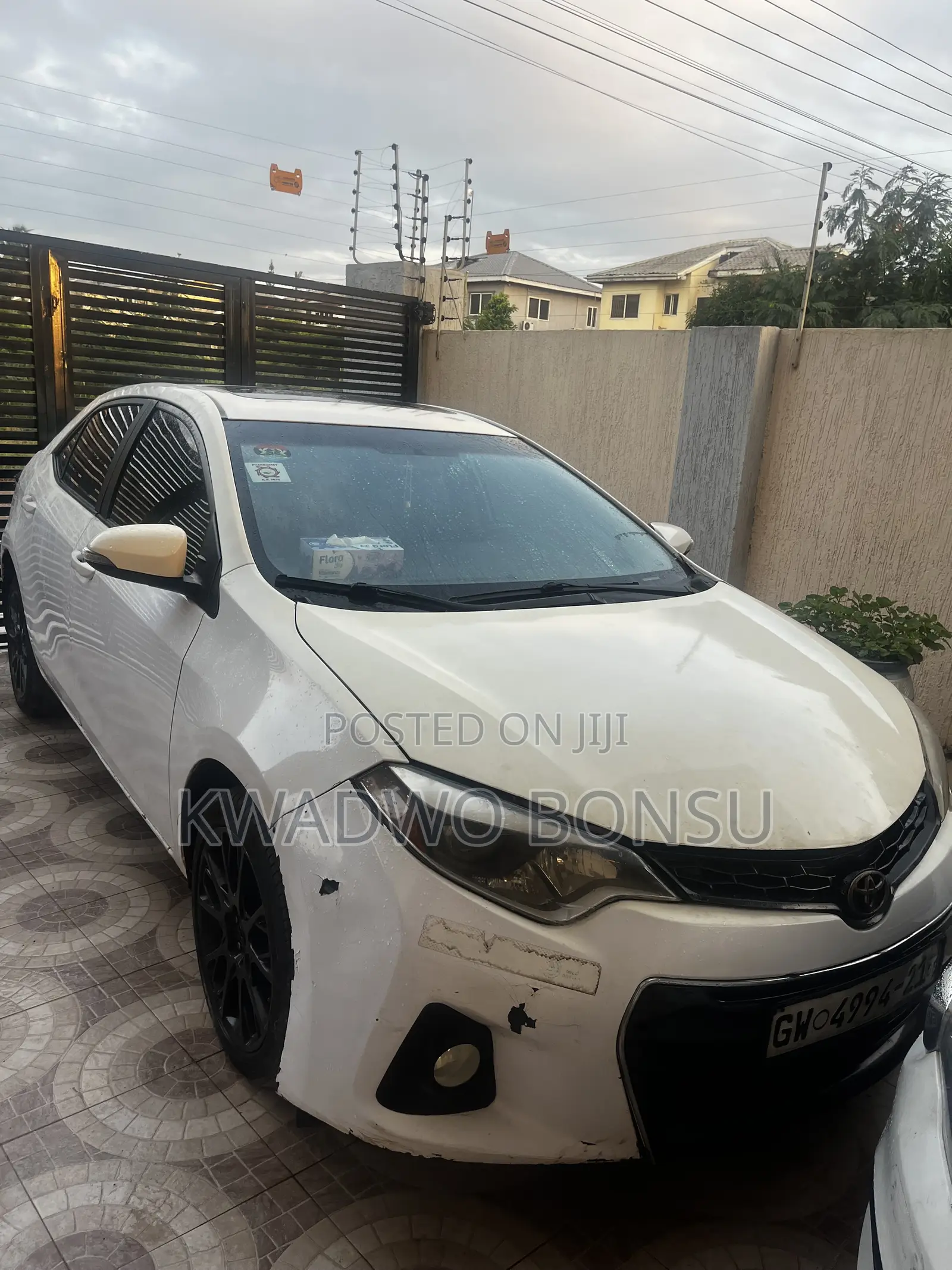 Toyota Corolla S w/Special Edition Pkg (1.8L 4cyl CVT) 2016 White