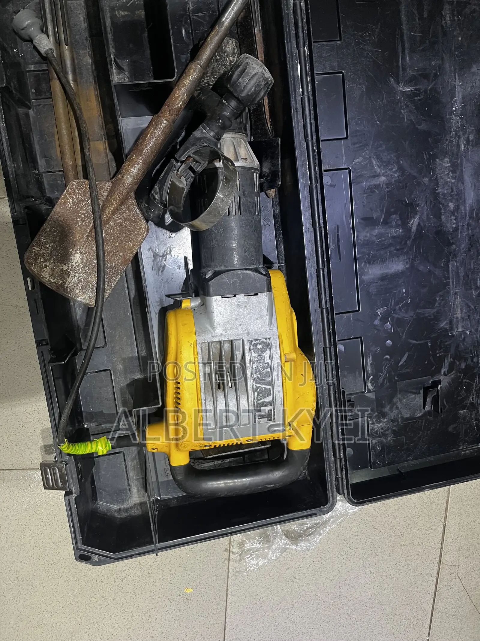 DeWalt SDS Max Demolition Hammer