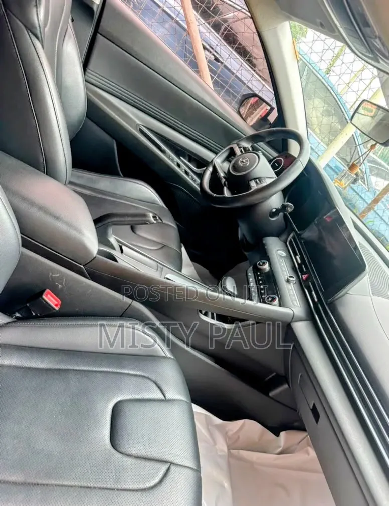 Hyundai Elantra 2021 White