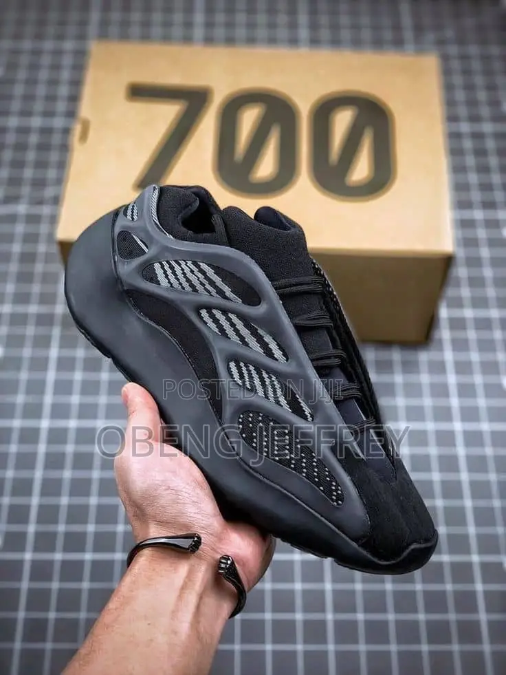 Original Adidas Yeezy Boost 700 Black