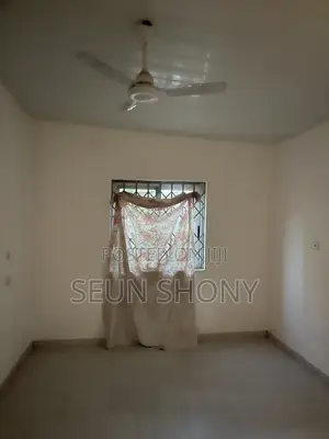 3bdrm House in Community 5, Lake Side Estate for rent