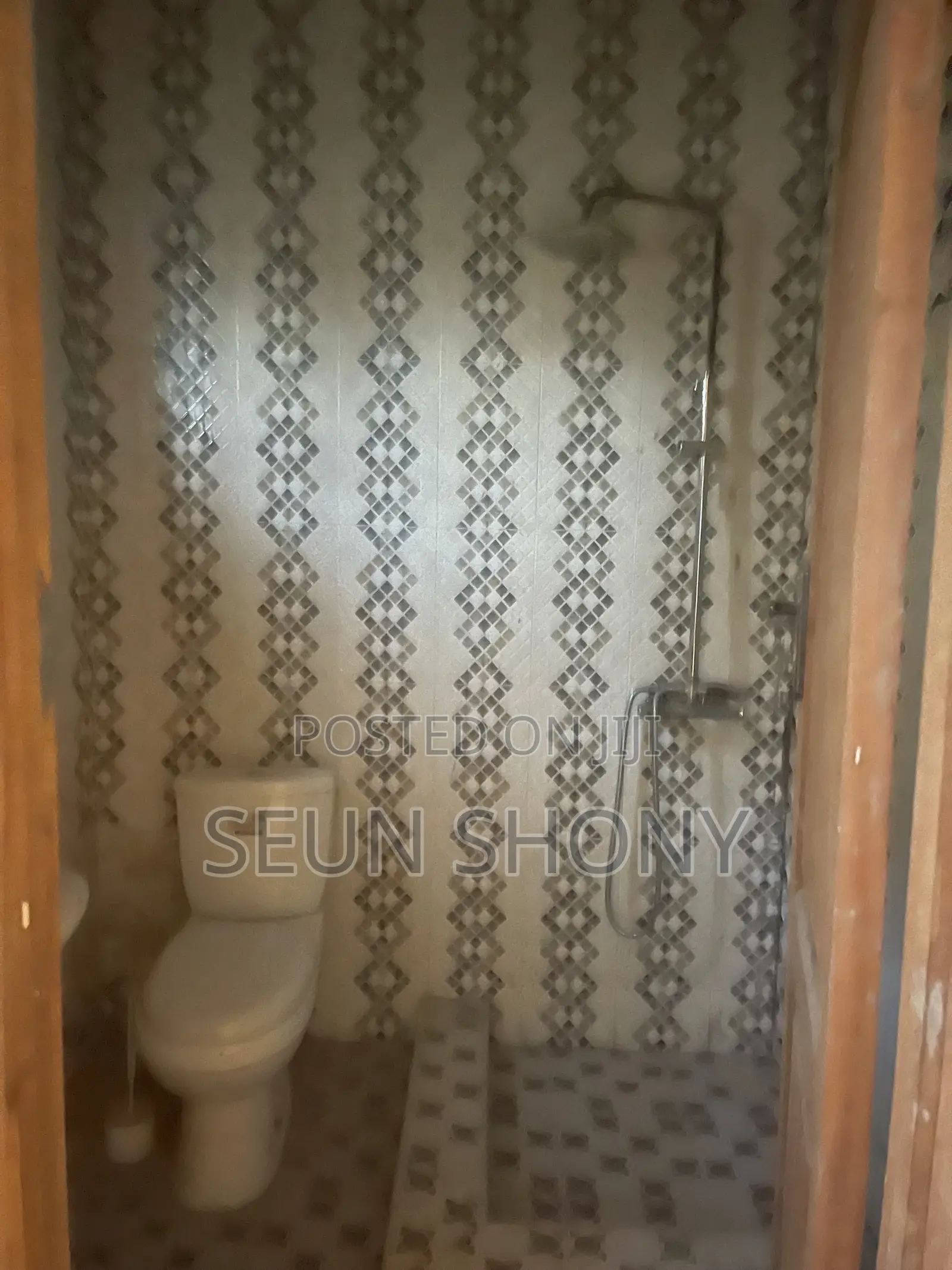 3bdrm House in Community 5, Lake Side Estate for rent