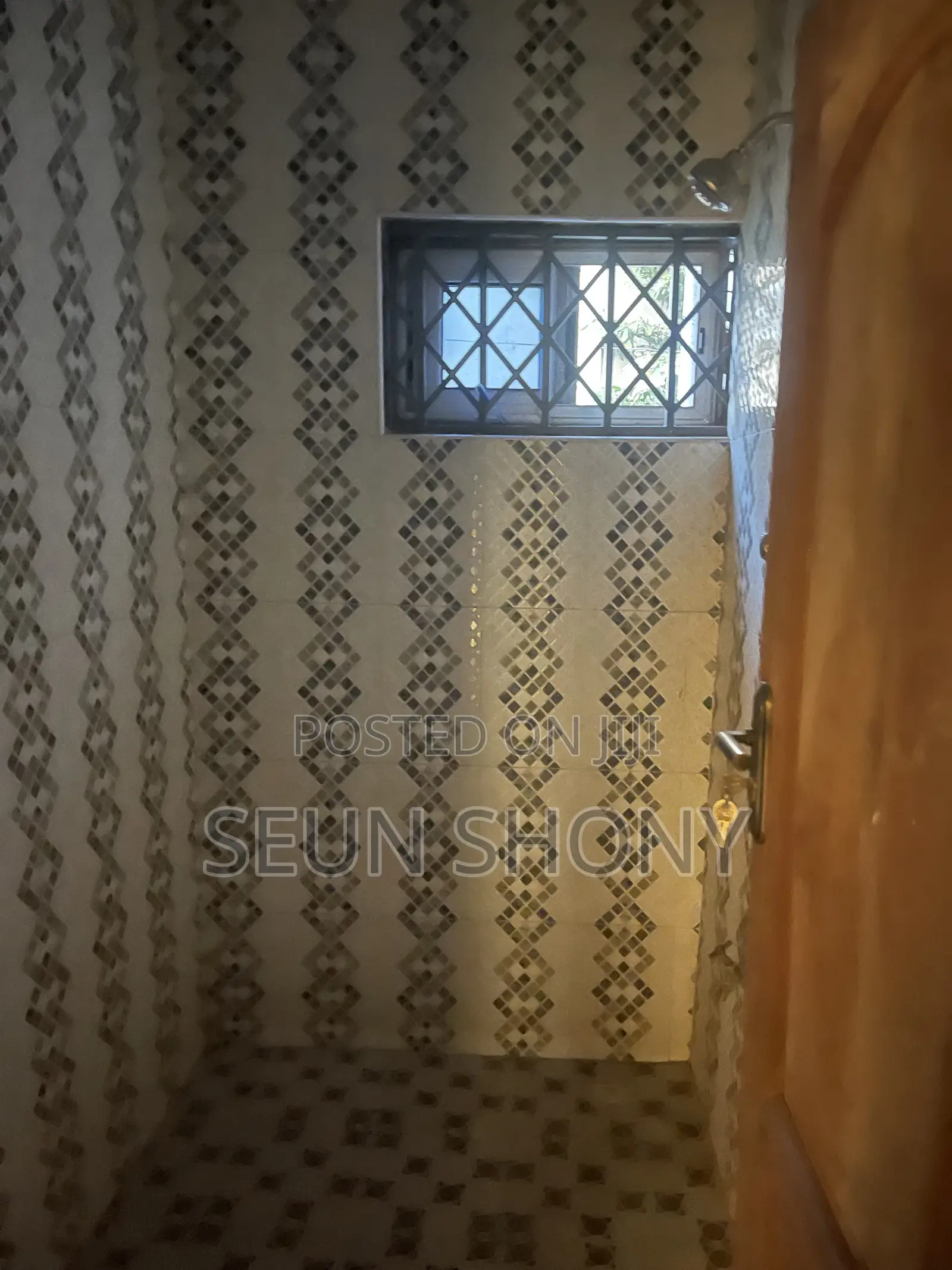 3bdrm House in Community 5, Lake Side Estate for rent