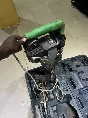 Hitachi H65SB2 Heavy-Duty Electric Demolition Hammer