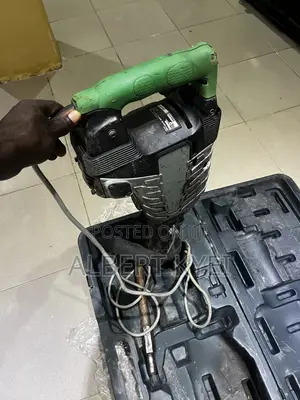 Hitachi H65SB2 Heavy-Duty Electric Demolition Hammer