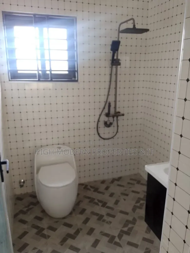 4bdrm House in Teshie Ultimate, Accra Metropolitan for sale