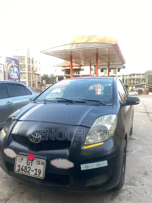 Toyota Vitz 2013 Black