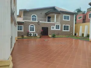 18bdrm Apartment in Takoradi for rent