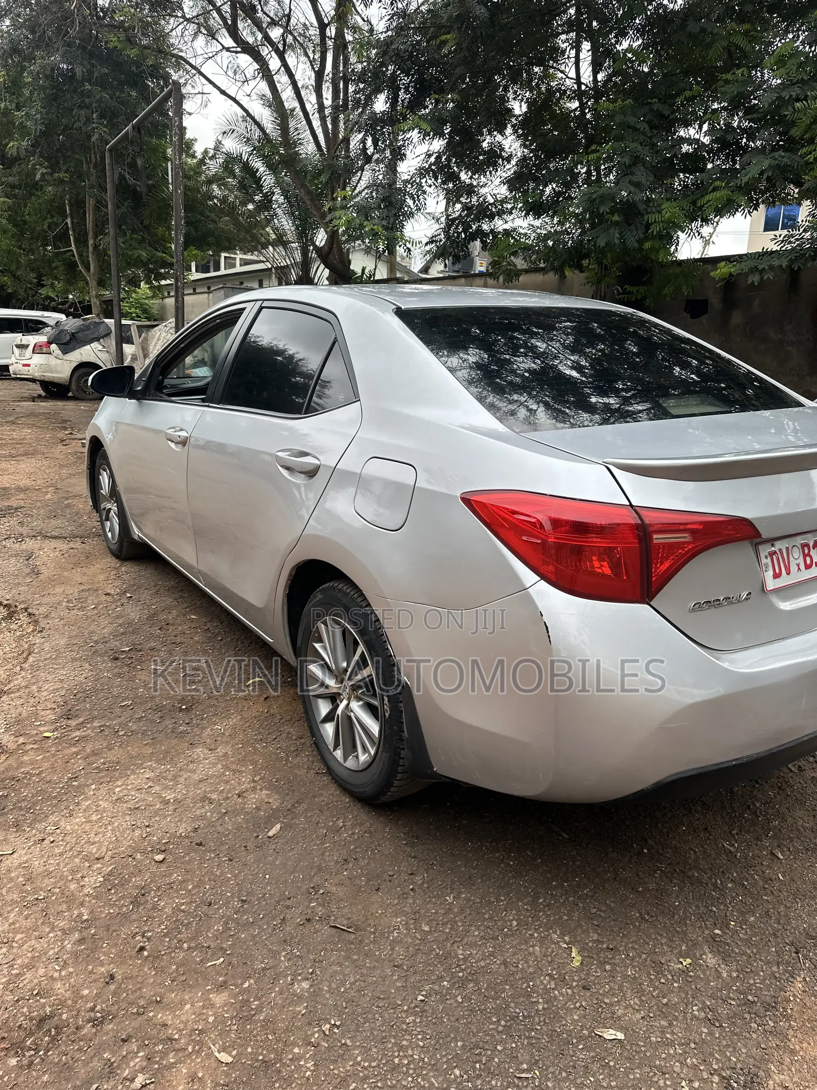 Toyota Corolla LE 4dr Sedan (1.8L 4cyl CVT) 2014 Silver