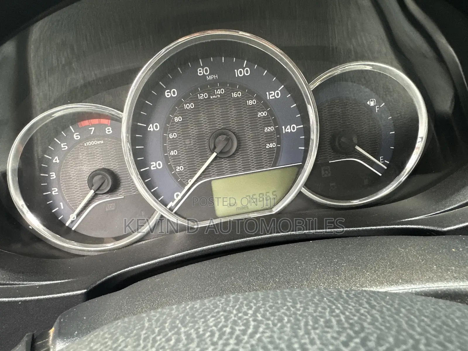 Toyota Corolla LE 4dr Sedan (1.8L 4cyl CVT) 2014 Silver