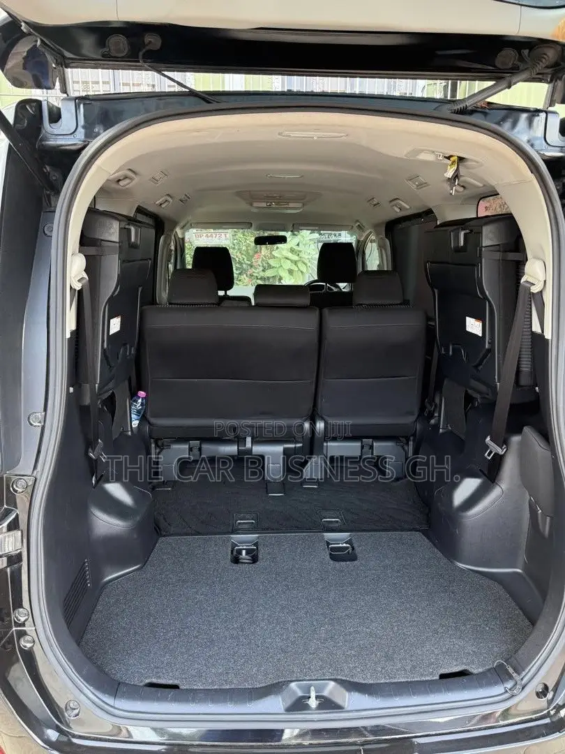 Toyota Voxy 2015 Black