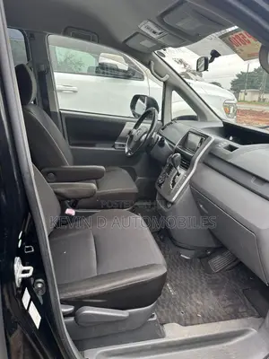 Toyota Voxy X L Edition 2WD 8-Seater 2013 Black