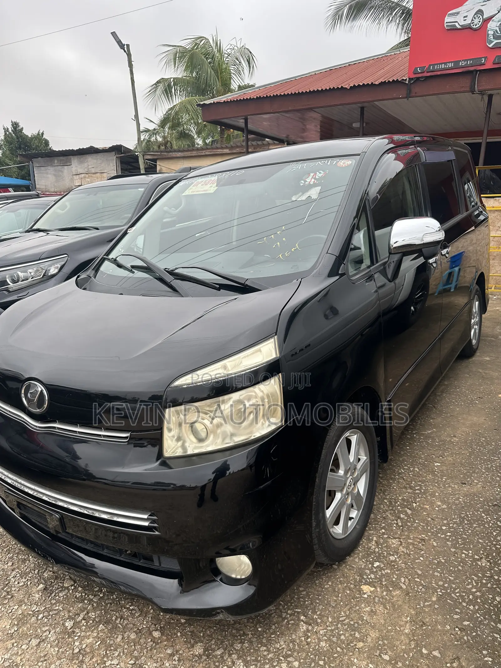 Toyota Voxy X L Edition 2WD 8-Seater 2013 Black